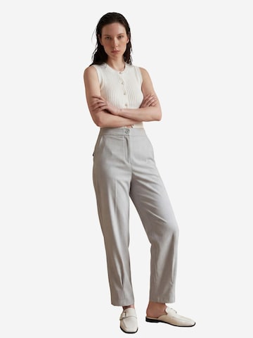 Effilé Pantalon à plis My fashion en gris : devant