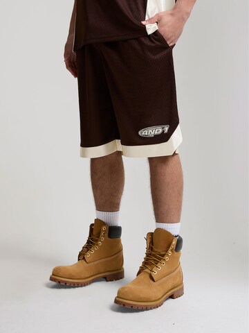 AND1 Szabványos Sportnadrágok 'Airtex' - barna
