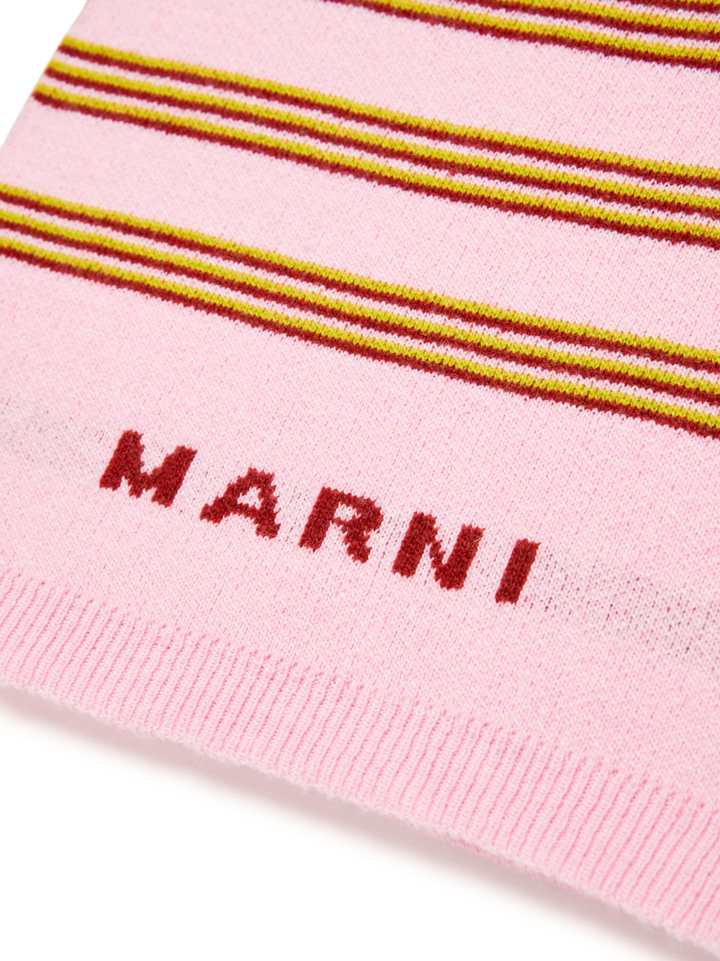 Marni Sjal i pink