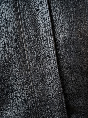Giacca di mezza stagione 'Natural Leather Jacket with High Collar' di A&A Vesa in nero