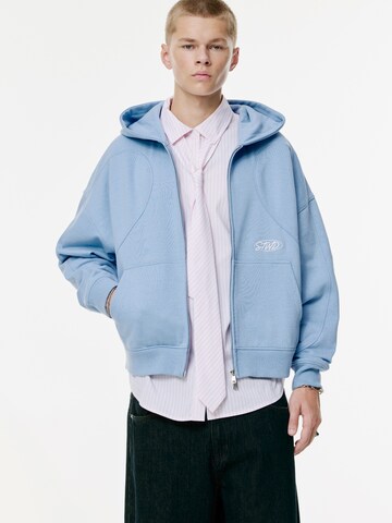 Veste de survêtement 'STWD' Pull&Bear en bleu : devant