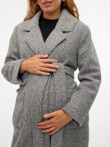 Cappotto di mezza stagione di MAMALICIOUS in grigio