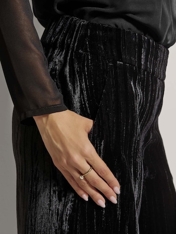 MADELEINE Wide leg Broek in Zwart
