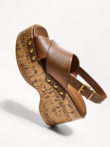 Bershka Sandaler i brun