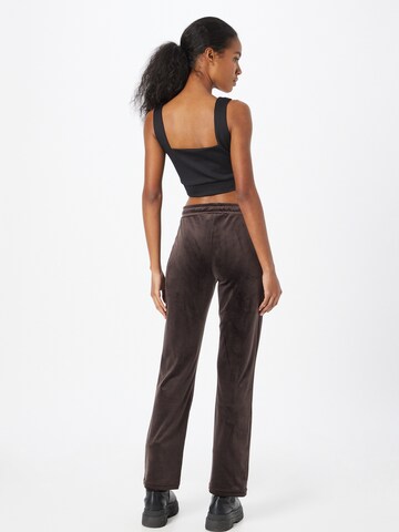 Gina Tricot Regular Pants 'Cecilia' in Brown