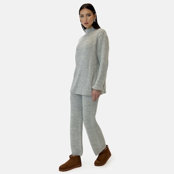 Completo pantalone di Elara in grigio
