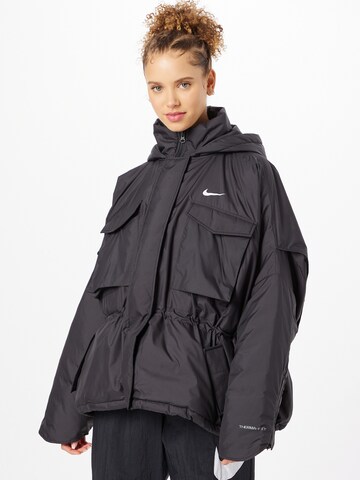 Nike Sportswear Between-Season Jacket in Black: front