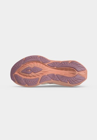 ASICS - Sapatilha de corrida 'Dynablast 6' em bege
