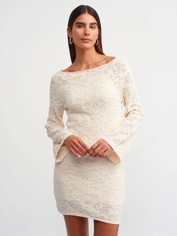Robes en maille Dilvin en beige : devant