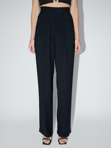 Wide Leg Pantalon à pince 'Draco' LeGer by Lena Gercke en noir : devant