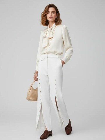 regular Pantaloni 'Hand-Sewn Slit Trousers' di iellele in bianco