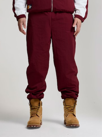 Effilé Pantalon AND1 en rouge : devant