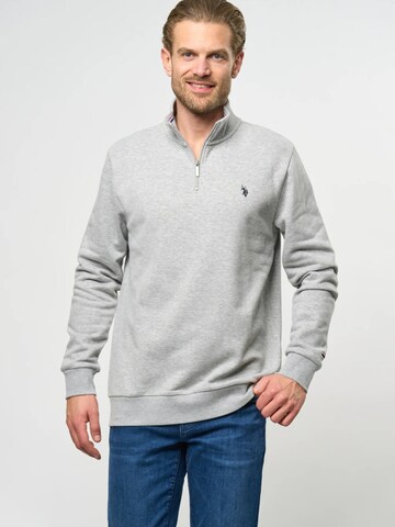 Sweat-shirt U.S. POLO ASSN. en gris : devant