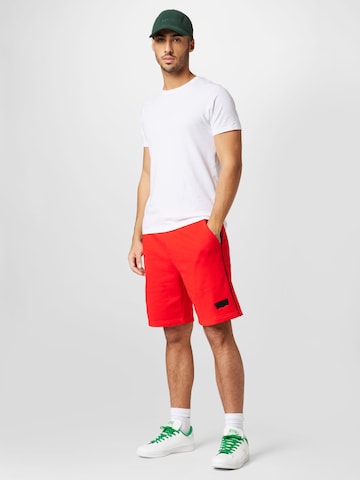 LEVI'S ® Regular Broek 'Graphic Piping Short' in Rood