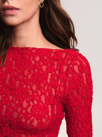 Next Shirt in Red