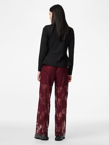 Loosefit Pantalon 'PCRinne' PIECES en rouge