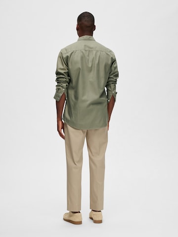 SELECTED HOMME Regular Fit Skjorte 'STEN' i grøn