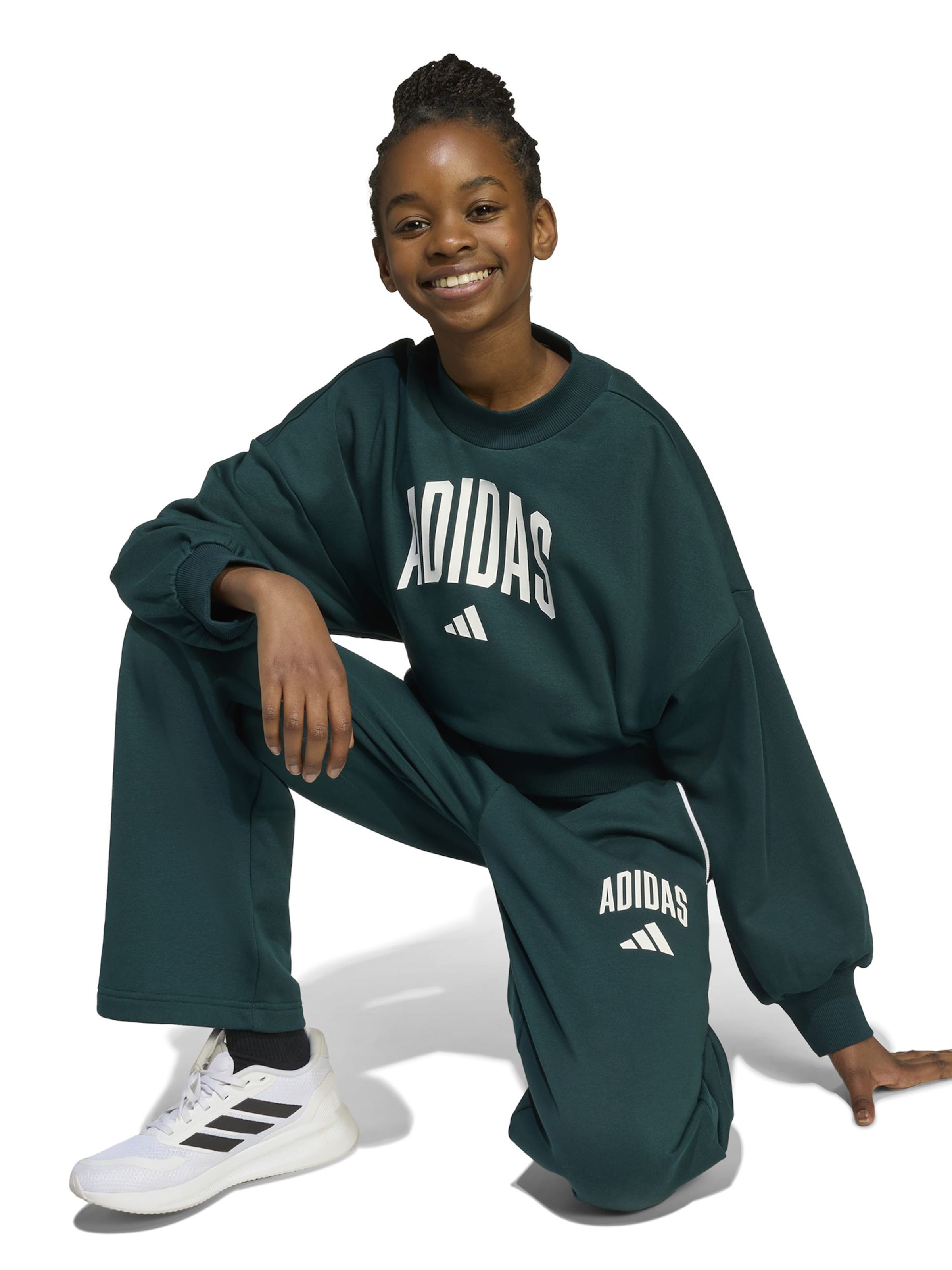 ADIDAS SPORTSWEAR Wide leg Sportbyxa i grön