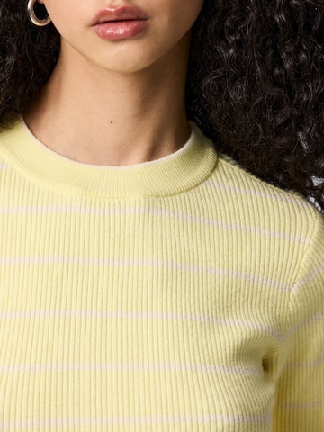 PIECES Pullover i gul