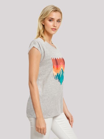 F4NT4STIC Shirt 'Berg Sonnenuntergang Geometrisch' in Grijs