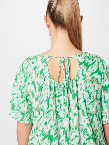 Vero Moda Curve Koszulka 'MENNY' w kolorze zielony