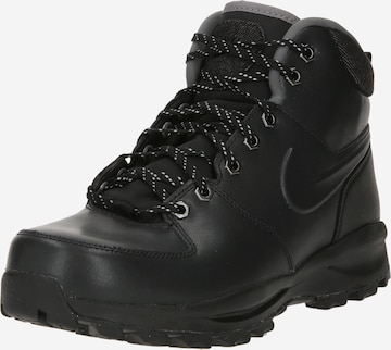 Nike Sportswear - Zapatillas deportivas altas 'Manoa' en negro: frente