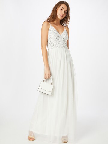 Abito da sera 'Avon' di LACE & BEADS in bianco