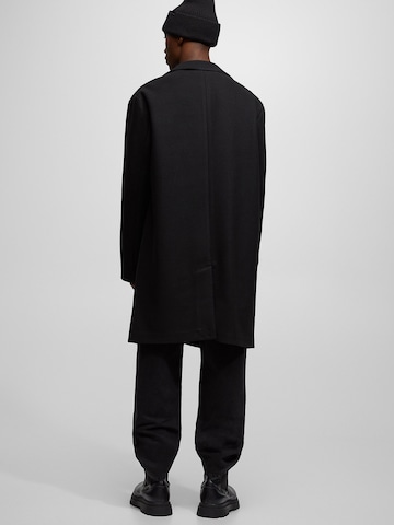 Palton de primăvară-toamnă de la Pull&Bear pe negru