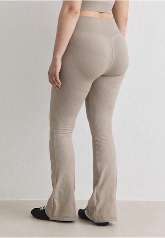 Aim'n Flared Sportbroek in Bruin