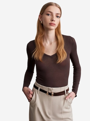 Dilvin Blouse 'Blusen' in Brown: front