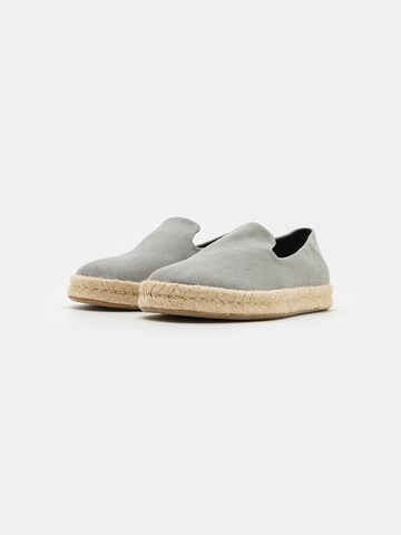 TOMS Slip-ons 'Santiago' in Grey