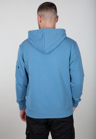 ALPHA INDUSTRIES Sweatshirt in Blau