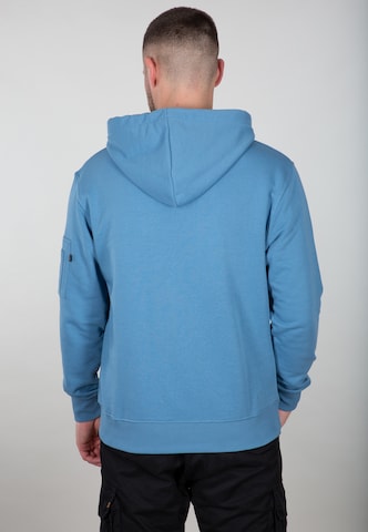 ALPHA INDUSTRIES Sweatshirt i blå