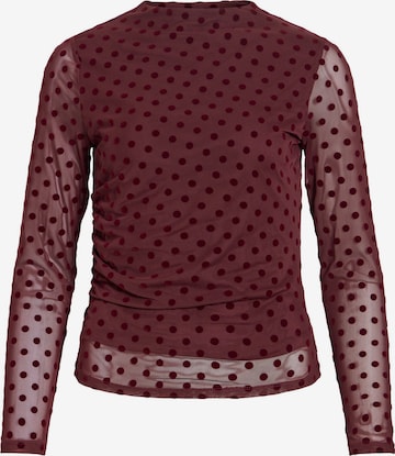 Tricou 'VIRikke' de la VILA pe roșu: față