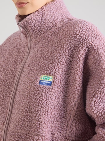 AMERICAN VINTAGE Fleece jas 'HOKTOWN' in Roze