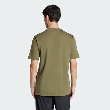 ADIDAS SPORTSWEAR Функционална тениска в зелено