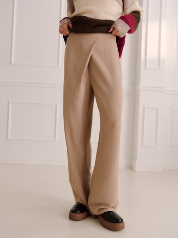 Regular Pantalon 'Hanne' Guido Maria Kretschmer Women en beige : devant