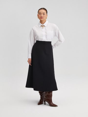Touche Prive Skirt in Black