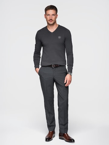 Pullover di Ombre in grigio