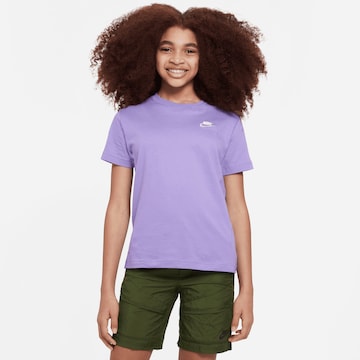 T-Shirt Nike Sportswear en violet : devant