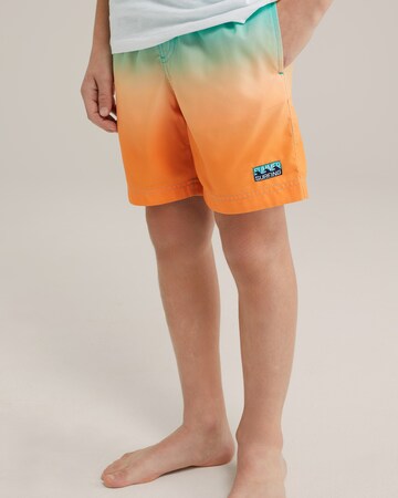 WE Fashion Swimming shorts in Orange: front