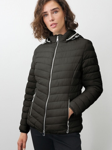 ONUA Between-Season Jacket 'Daylight' in Black