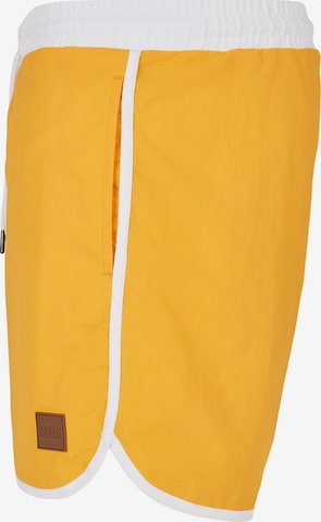 Shorts de bain 'Retro' Urban Classics en jaune