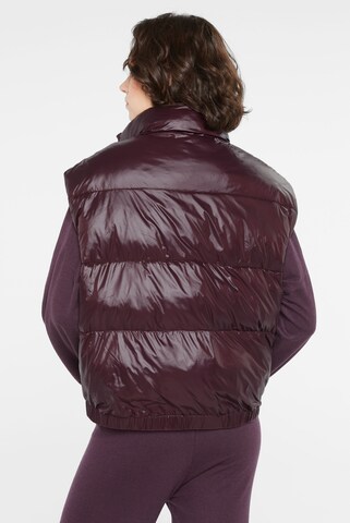 SENSES.THE LABEL Vest in Red