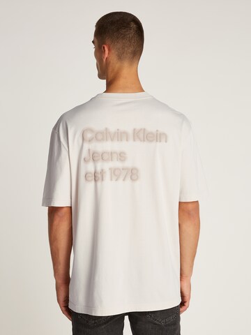Calvin Klein Jeans Μπλουζάκι σε γκρι: μπροστά