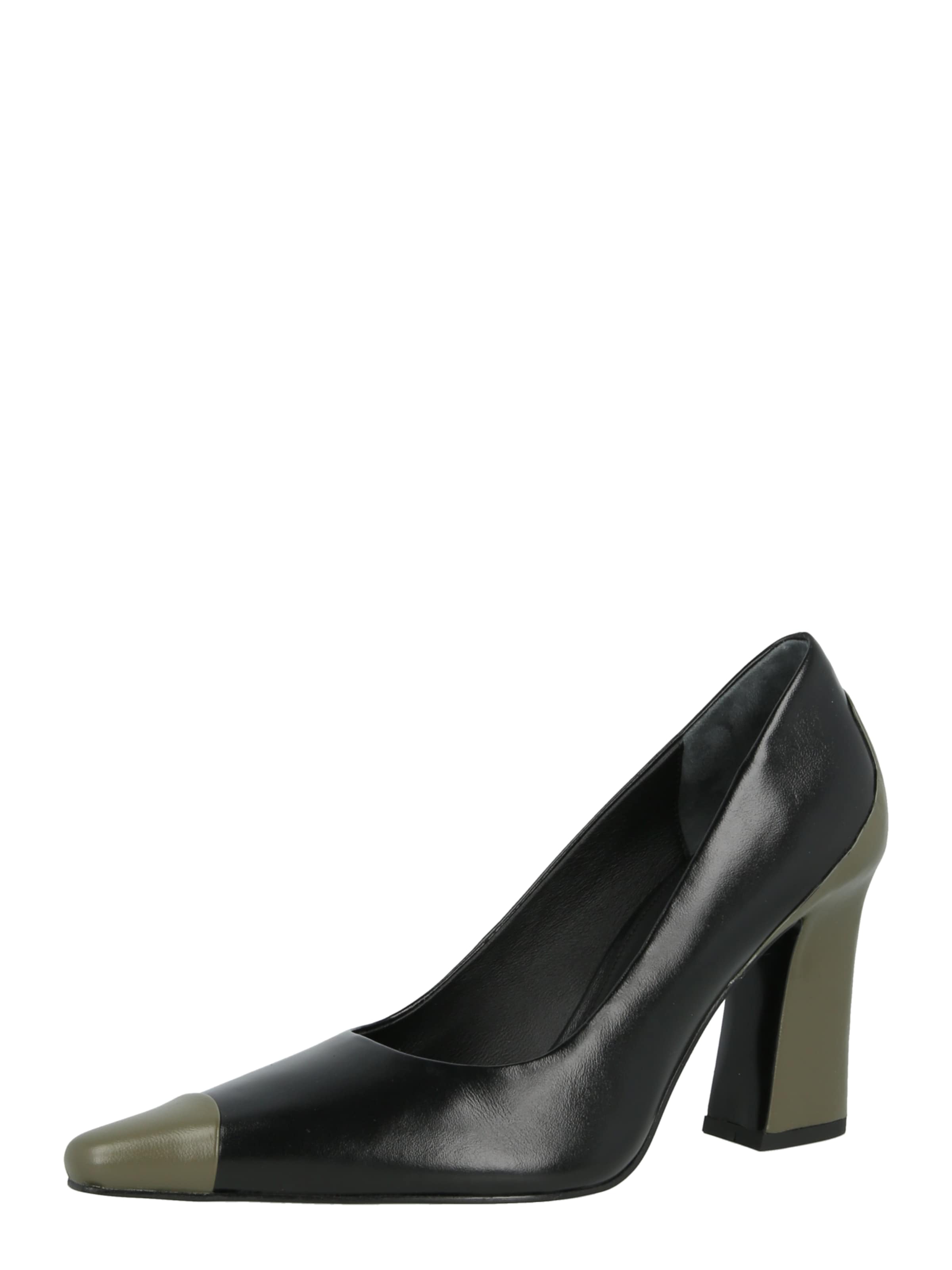 & Other Stories Pumps in Black: front