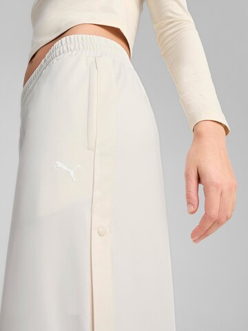 PUMAWide Leg/ Široke nogavice Sportske hlače 'Wardrobe Ess' - bijela boja