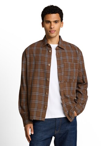 TOM TAILOR DENIM - Ajuste regular Camisa en marrón: frente
