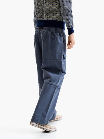 Desigual Szabványos Cargo nadrágok - kék