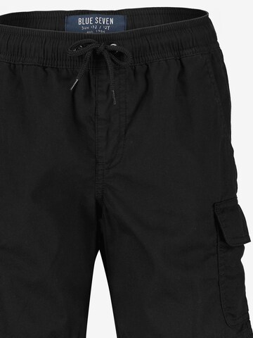 BLUE SEVEN Regular Shorts in Schwarz